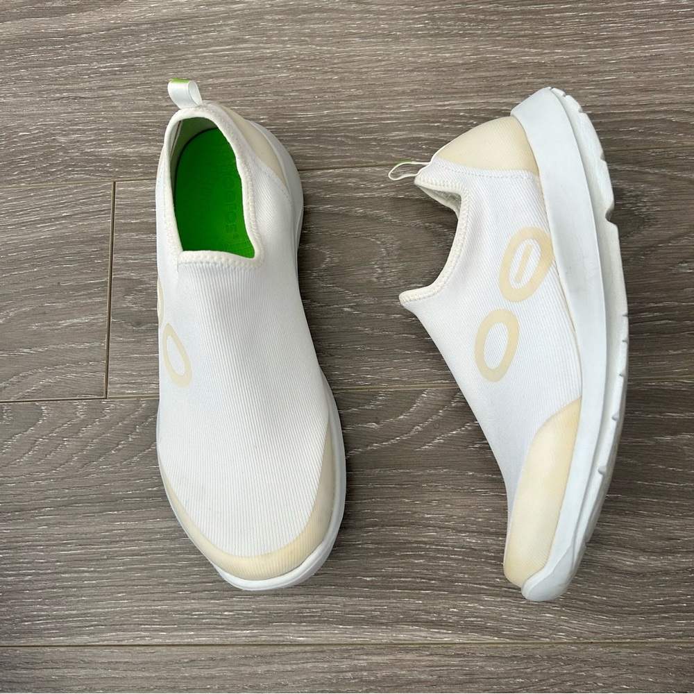 Oofos Women's OOmg Sport Low Slip On Shoes Size 10
